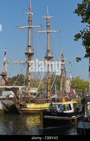 Il sailship Shtandart in Maassluis durante il Furieade nel 2011 Foto Stock