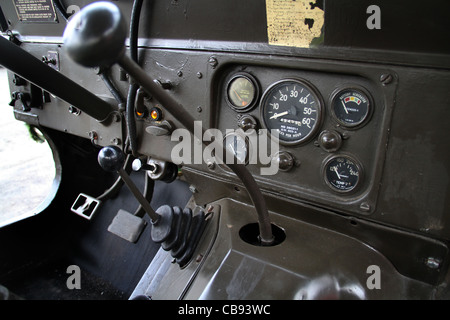 Controlli e pannelli informativi su American Willies Jeep. Foto Stock