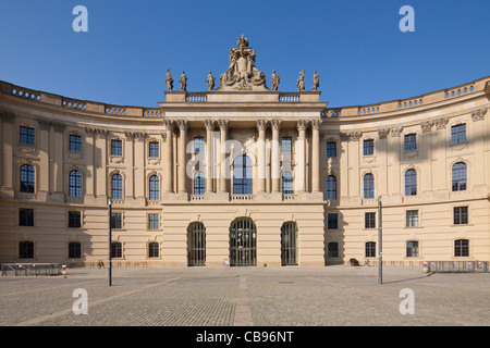 Humboldt University Facoltà di Giurisprudenza a Bebelplatz o Bebel square Berlin Germania Europa Foto Stock