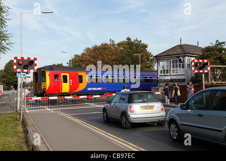 Un passaggio a livello ferroviario nel Nottinghamshire, England, Regno Unito Foto Stock