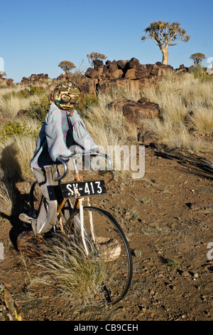 "Junkyard art' a Garas Quiver Tree Park, Gariganus Farm, Namibia Foto Stock