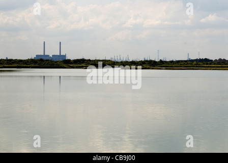 Cliffe, Kent Inghilterra Regno Unito. Cliffe paludi lago, queste sono lagune saline sono vitali per la migrazione degli uccelli. HOMER SYKES del 2010s Foto Stock