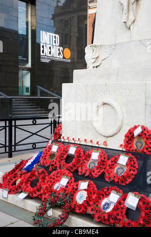 Memoriale di guerra e Henry Moore Institute Leeds West Yorkshire Inghilterra Foto Stock