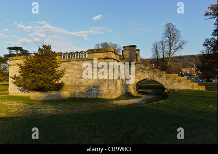 Queen Mary's Bower,Chatsworth Station Wagon Foto Stock