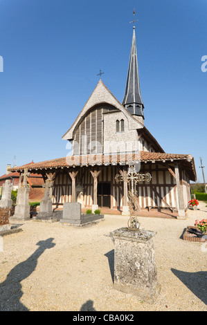 La struttura di legno chiesa di esaltazione della Vera Croce in Bailly-le-Franc nella regione dei Grandi Laghi di Champagne Foto Stock