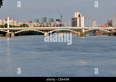Ponte sul Fiume Tamigi a Londra Foto Stock