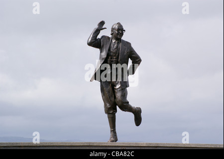 Statua del comico Eric Morecambe sul lungomare, Morecambe, Lancashire, Inghilterra Foto Stock