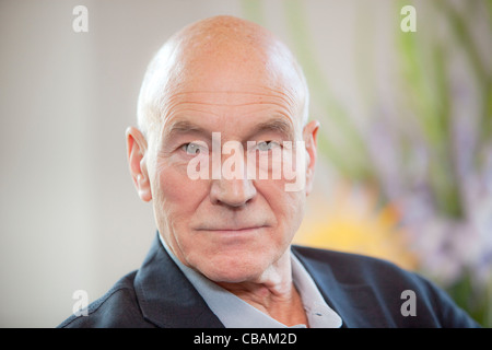 Sir Patrick Stewart al rifugio di capo ufficio. Foto Stock