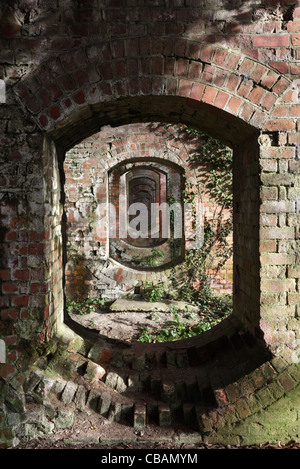 Il vecchio ponte della ferrovia a sud Cerney - ora fa parte di una riserva naturale Foto Stock