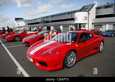 Rosso Ferrari 360 Challenge Stradale Automobile circuito di Silverstone Inghilterra 14 Settembre 2011 Foto Stock