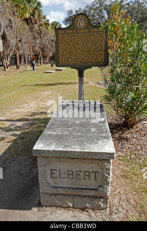 Tomba del generale Samuel Elbert nel Parco coloniale nel cimitero di Savannah, in Georgia Foto Stock