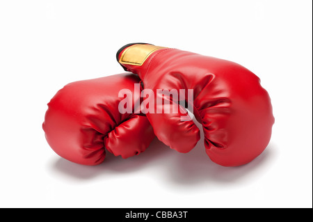 Una coppia di rosso guantoni da pugilato Foto Stock