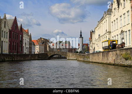 E Spieglerei Spinolarei canal, Bruges, Belgio. Foto Stock