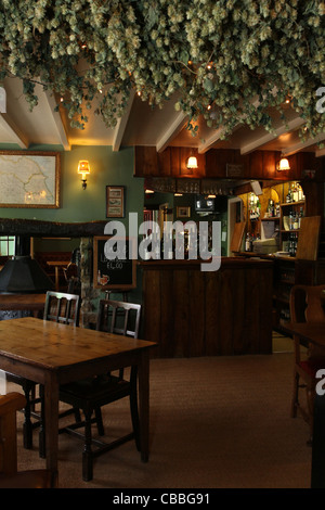 Bar accogliente area di un tradizionale Yorkshire Dales country pub. Foto Stock