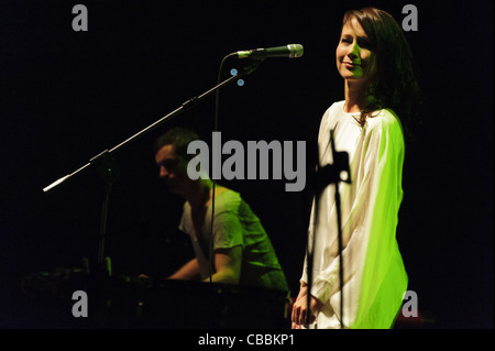 Lou Rhodes e Andy Barlow di agnello eseguire a Roma Foto Stock