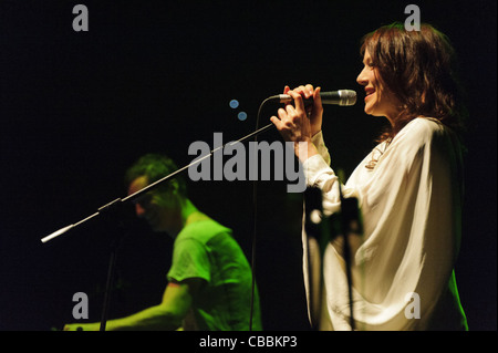 Lou Rhodes e Andy Barlow di agnello eseguire a Roma Foto Stock