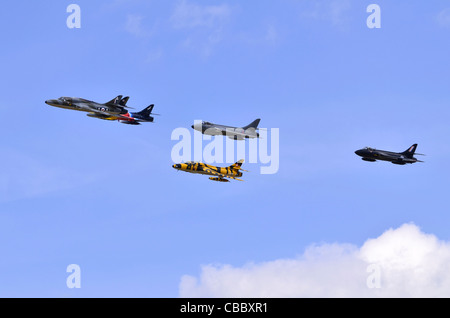 Hawker Hunter formazione flypast a RAF Fairford, UK. Foto Stock