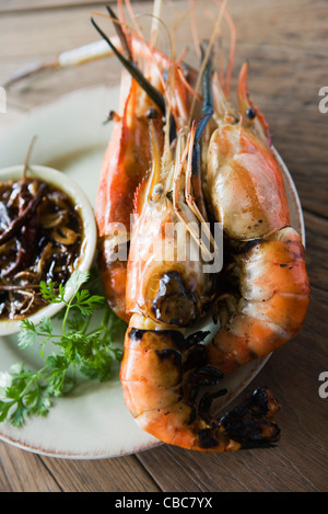 Gamberi alla griglia con salsa di tamarindo Foto Stock