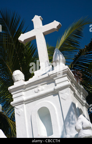 St Alex chiesa cattolica romana, uno di Goa più antiche chiese, costruito nel 1597 sul sito di un indù santuario chiamato Ravalnath Foto Stock