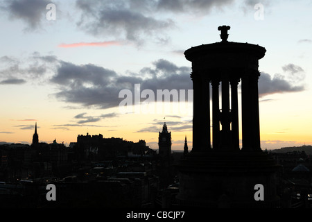 Il Dugald Stewart monumento su Calton Hill a Edimburgo, Scozia. Foto Stock