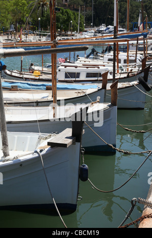 Barche da pesca in Porto Cristo porto vecchio sull'isola delle Baleari di Mallorca, Spagna Foto Stock