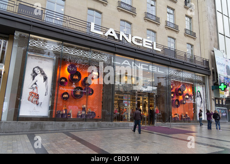 Lancel store, Avenue des Champs-Élysées, Parigi, Île-de-France, Francia Foto Stock