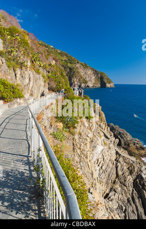 Un sentiero a piedi da Riomaggiore a Manarola Foto Stock