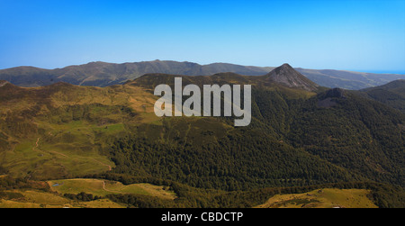 Panorama del Massiccio Centrale in Cantal regione della Francia. Foto Stock