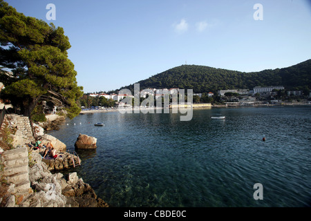 UVALA LAPAD BEACH ADRIATIC & MALA PETKA Uvala Lapad di Dubrovnik Croazia 08 Ottobre 2011 Foto Stock