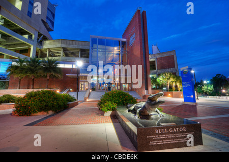 Università di Florida campus Ben Hill Griffin Stadium e Heavener complesso di calcio a Bull Gator Plaza Gainesville Florida HDR Foto Stock