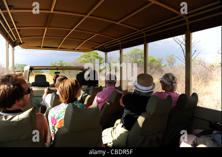 I turisti in un Safari carrello .Waterberg Plateau Park, Namibia Foto Stock