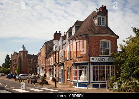 Regno Unito, Inghilterra, Bedfordshire, Woburn, Il Pitchings, antica piazza del mercato e il Municipio Foto Stock