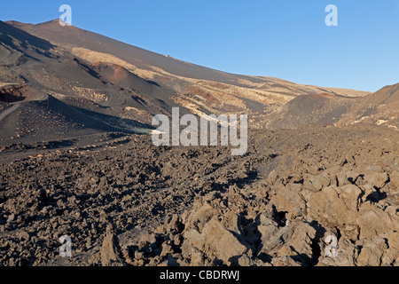 Il flusso di lava vicino al Monte Etna, Sicilia, Italia Foto Stock