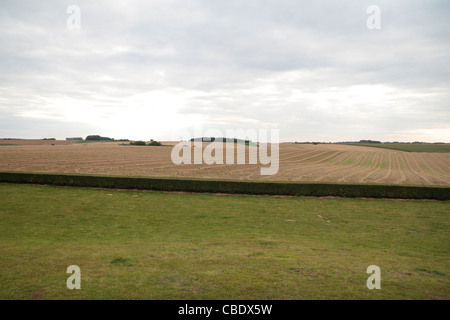 Vista Ovest attraverso i campi di Francia dal Bellicourt American monumento, St. Quentin (Aisne, Francia). Foto Stock