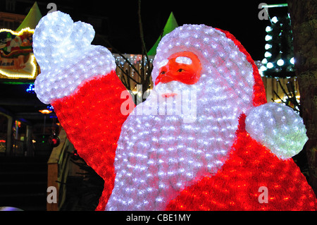 LED di cristallo di Babbo Natale al mercato di Natale, Rembrandtplein, Amsterdam, Olanda settentrionale, il Regno dei Paesi Bassi Foto Stock
