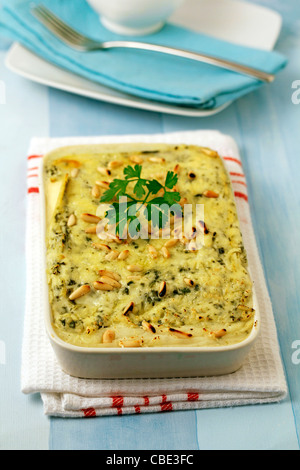 Lasagne con spinaci e formaggio di capra. Ricetta disponibile. Foto Stock