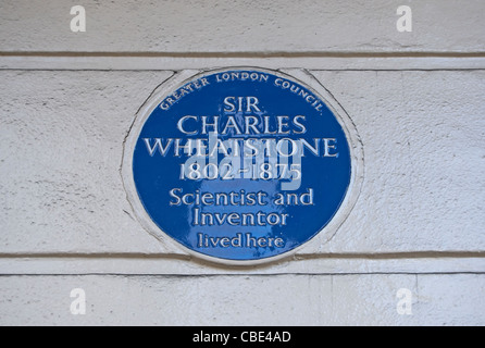 Greater London consiglio targa blu segnando una casa dello scienziato e inventore Charles Wheatstone, park crescent, Londra, Inghilterra Foto Stock