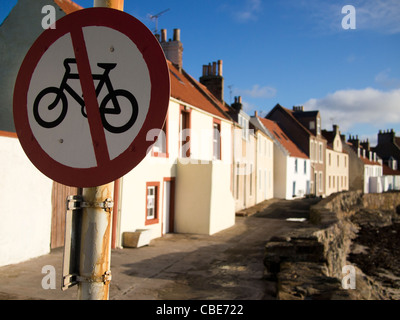 Nessun segno di ciclismo in Pittenweem, Fife Foto Stock