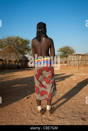Mucawana donna nel villaggio di Mahine, Angola Foto Stock