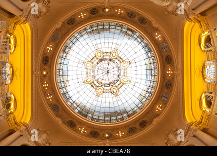 Il Berlioz lounge il soffitto e il tetto di vetro della Vichy opera house (Francia). Plafond et verrière du Salon Berlioz (Vichy). Foto Stock