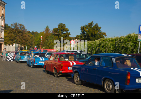 Trabant vetture alla partenza di una gara di Praga Repubblica Ceca Europa Foto Stock