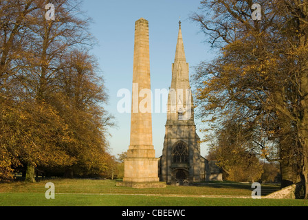 San Marys la Chiesa e l'Obelisco, Studley Royal Foto Stock