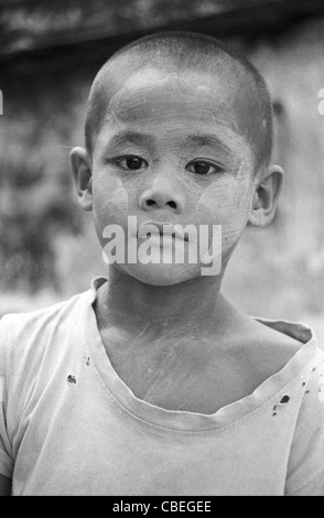 Ritratti di Birmania, una visione del paese con l'aiuto di MÚdecins Sans FrontiÞres (Medici senza frontiere) - gioie di un Foto Stock