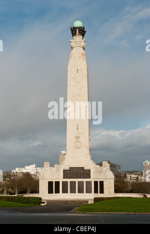 Memoriale di guerra per commemorare la Royal Navy morti nelle due guerre mondiali si trova a Plymouth Hoe Foto Stock