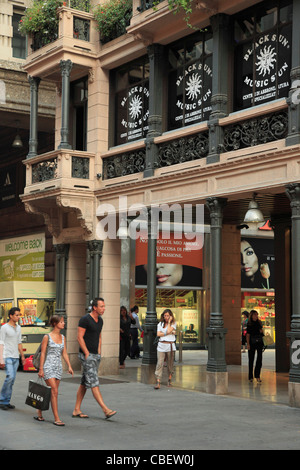 L'Italia, Lombardia, Milano, Corso Vittorio Emanuele II, negozi,, Foto Stock