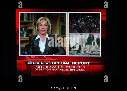 Andrea Mitchell reporting sul NBC News Speciali relazione annunciando di Osama bin Laden la morte di Maggio 2, 2011 Foto Stock
