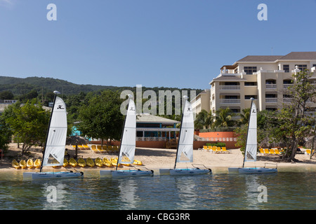 Barca a vela Catamarani, Montego Bay, Giamaica Foto Stock