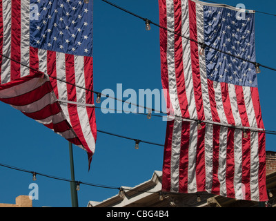 Larimer Square a Denver in Colorado con bandierine americane. Foto Stock