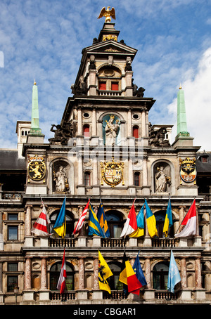 Il Municipio nella grande piazza del mercato, Anversa, Belgio. Foto Stock