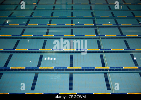 Piscina coperta corsie Foto Stock